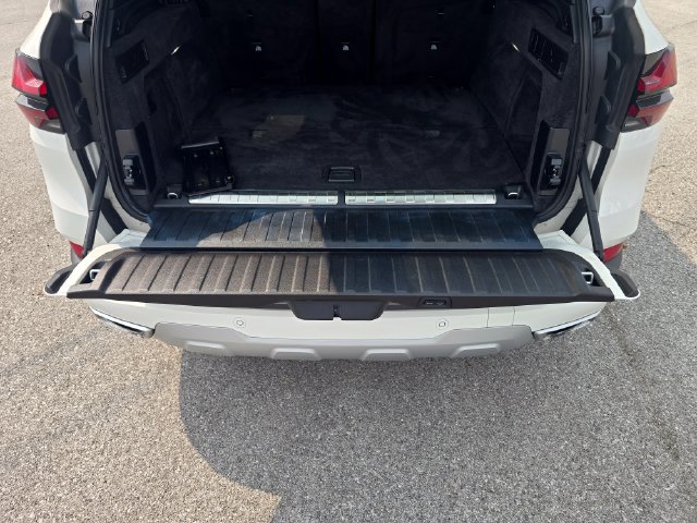 Used 2024 BMW X5 xDrive50e AWD/4WD image 17
