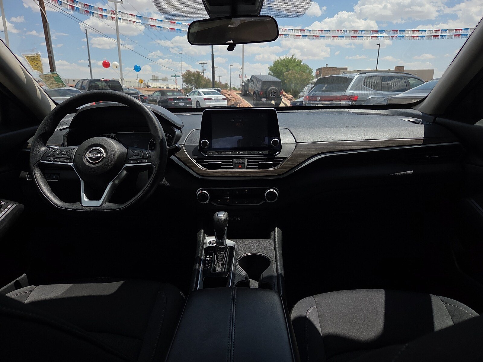 Used 2025 Nissan Altima 2.5 SV FWD image 7