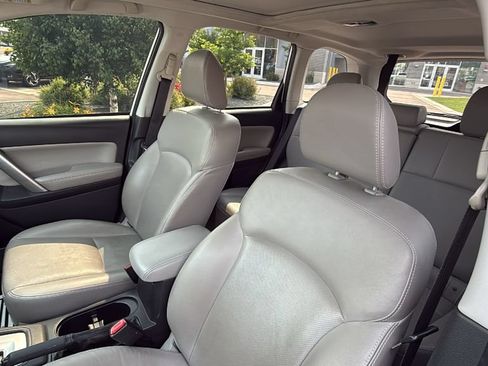Used 2014 Subaru Forester 2.5i Touring AWD/4WD image 20