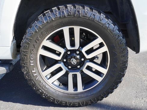 Used 2019 Toyota 4Runner Limited image 34