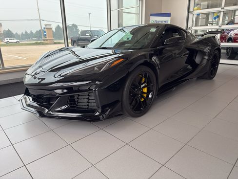 New 2027 Chevrolet Corvette Z06 w/ Z07 Performance Package RWD image 1