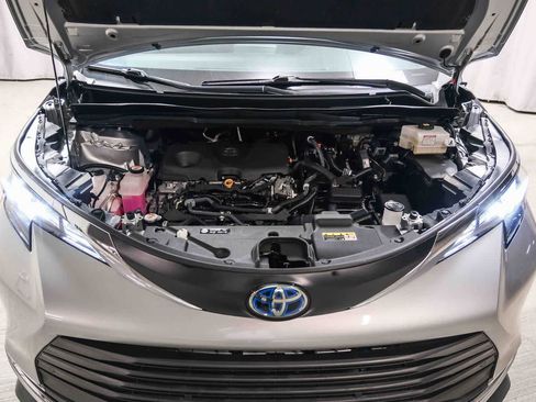 Used 2021 Toyota Sienna XLE FWD image 31