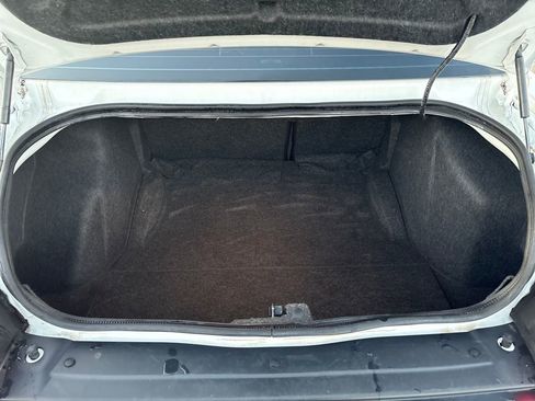 Used 2018 Dodge Challenger SXT image 27