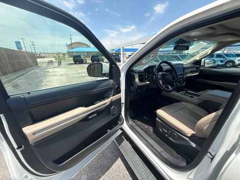 Used 2022 Ford Expedition Max Limited RWD image 14