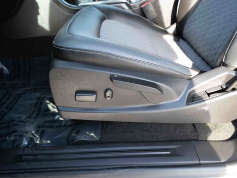 Used 2018 Chevrolet Colorado Z71 image 12