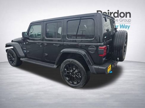 Used 2023 Jeep Wrangler Unlimited Sahara w/ Cold Weather Group AWD/4WD image 5