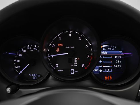 Certified 2026 Porsche Macan image 32