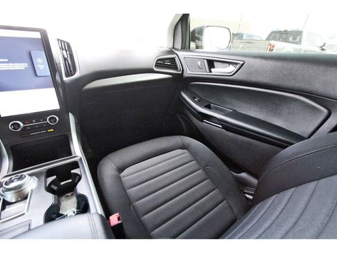 Used 2022 Ford Edge SE w/ Black Appearance Package AWD/4WD image 12