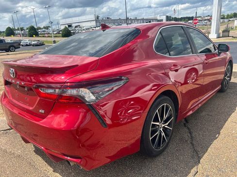 Used 2021 Toyota Camry SE FWD image 7