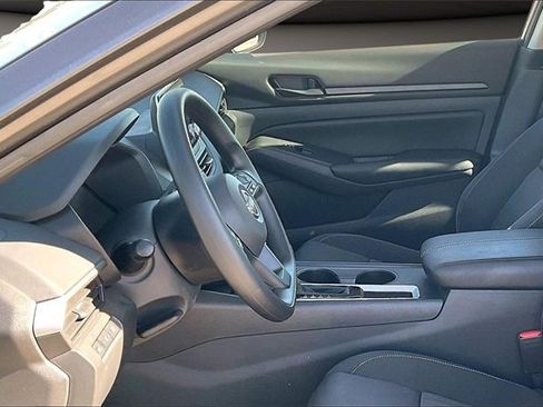 Certified 2025 Nissan Altima 2.5 S image 12