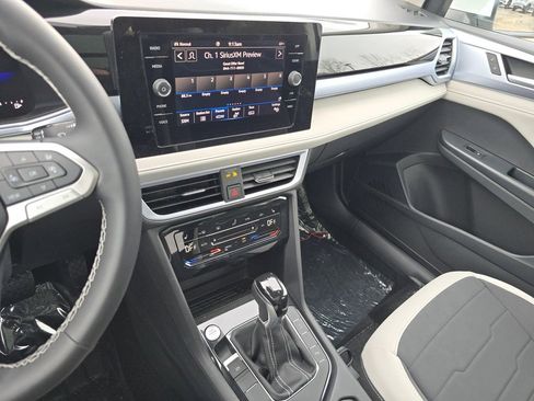 New 2026 Volkswagen Taos SE AWD/4WD image 15