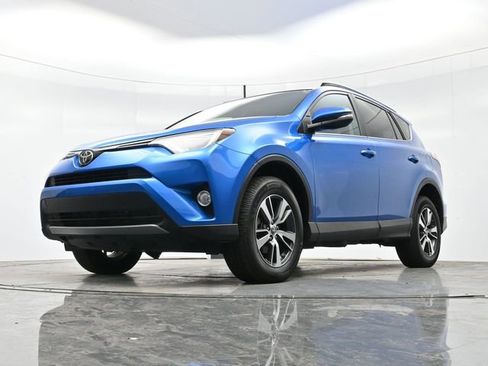 Used 2018 Toyota RAV4 XLE w/ Plus Extra Value Package image 28