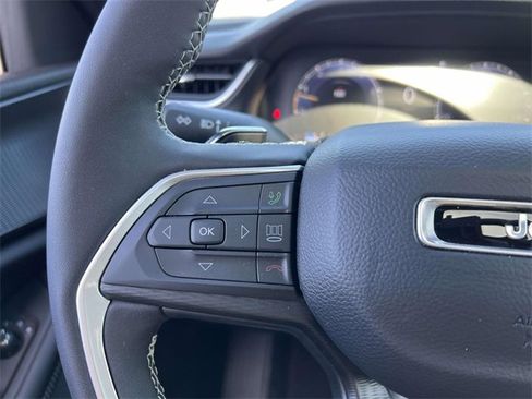 Certified 2025 Jeep Grand Cherokee Laredo X w/ Luxury Tech Group I image 18