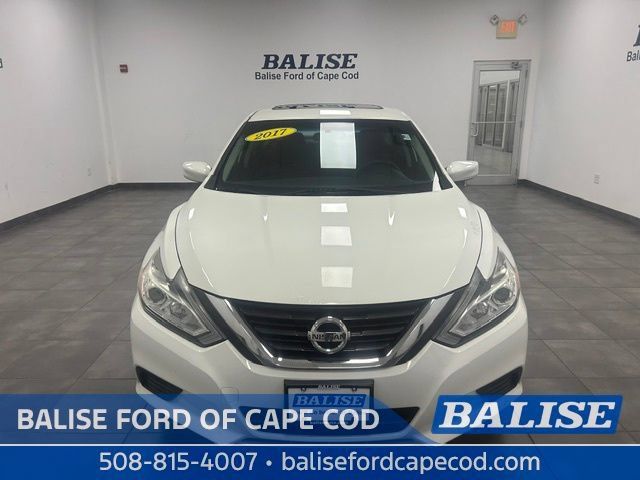 Used 2017 Nissan Altima 2.5 S w/ Power Driver Seat Package FWD image 2