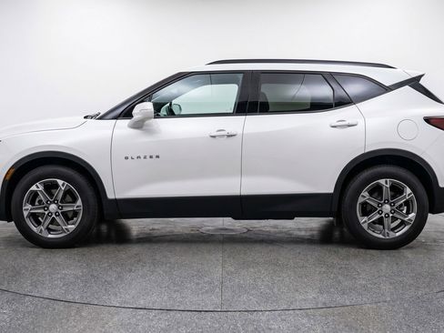 Used 2025 Chevrolet Blazer LT FWD image 5