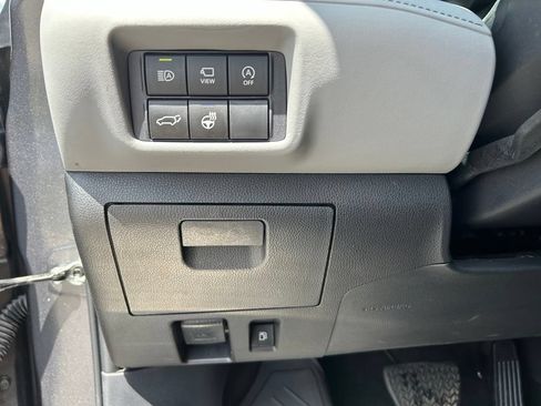 Used 2024 Toyota Highlander Platinum AWD/4WD image 19