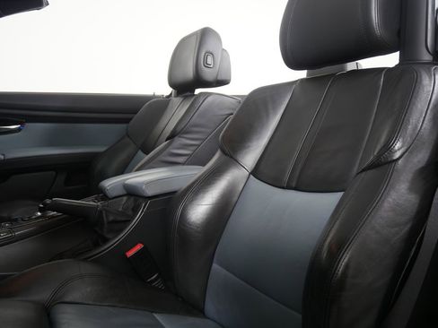 Used 2013 BMW M3 Convertible image 16