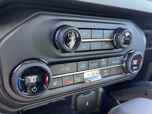 New 2025 Ford Bronco Badlands image 12