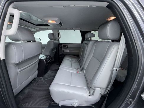 Used 2018 Toyota Sequoia Limited w/ Safety & Convenience Package AWD/4WD image 18