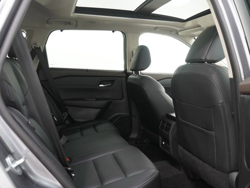 Used 2023 Nissan Rogue SL w/ SL Premium Package AWD/4WD image 14