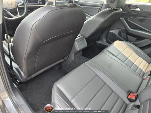 Used 2024 Volkswagen Jetta SE FWD image 34