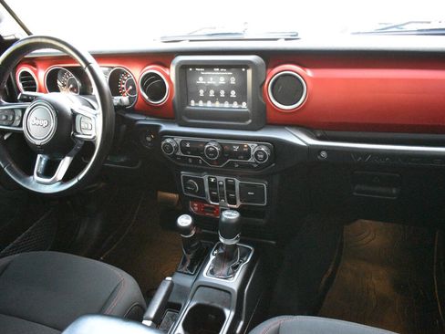 Used 2018 Jeep Wrangler Unlimited Rubicon w/ LED Lighting Group image 29