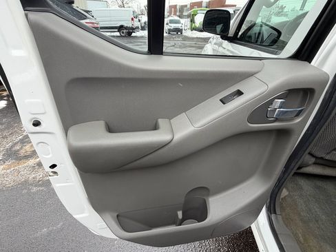 Used 2012 Nissan Frontier SV w/ SV Premium Utility Pkg image 14