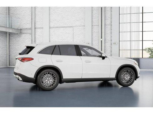 Used 2025 Mercedes-Benz GLC 300 image 17