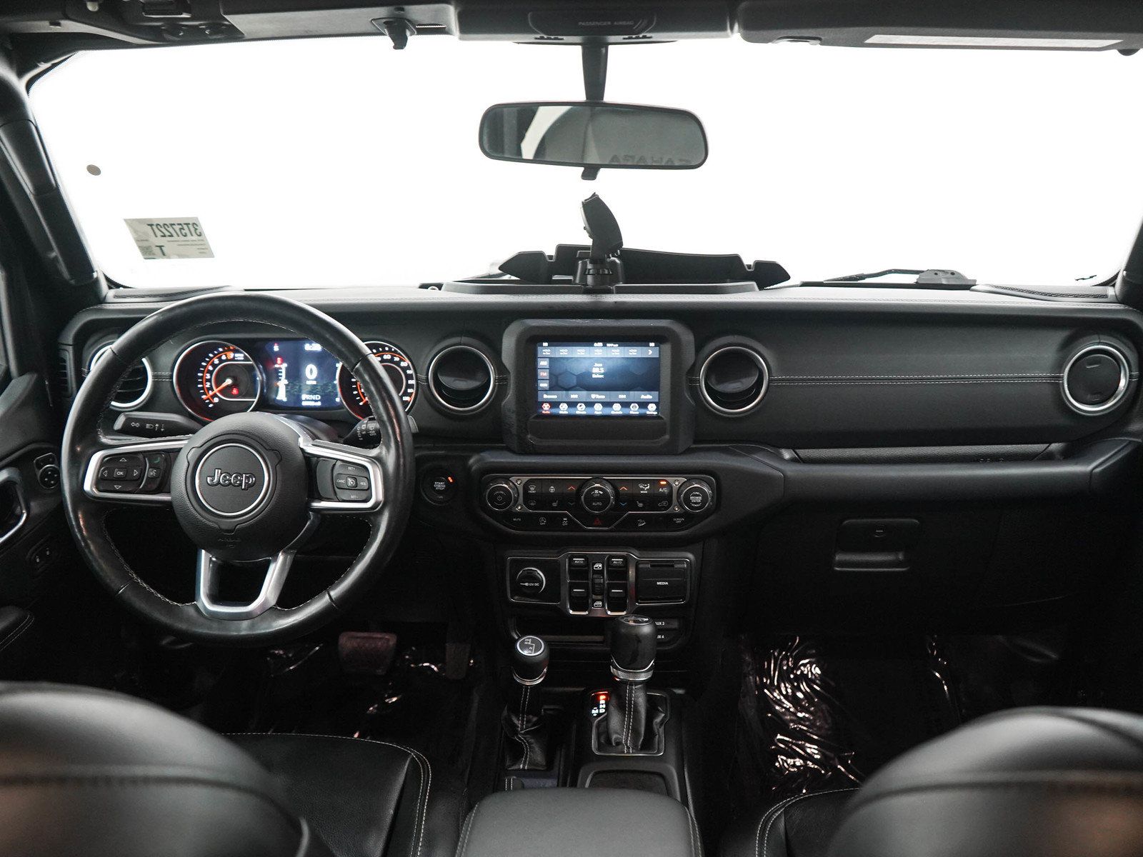 Used 2018 Jeep Wrangler Unlimited Sahara w/ Cold Weather Group AWD/4WD image 13