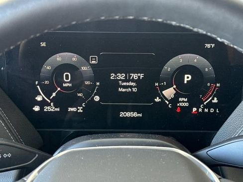 Used 2025 GMC Yukon Denali AWD/4WD image 25
