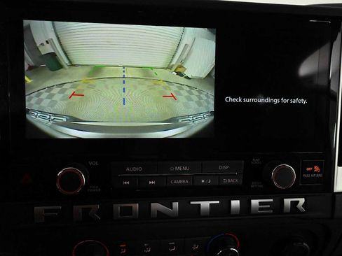 Used 2025 Nissan Frontier SV RWD image 4