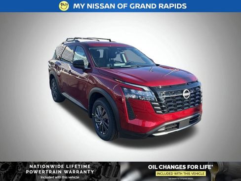 New 2026 Nissan Pathfinder SV image 7