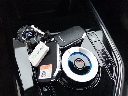 Used 2023 Kia Niro EX image 26