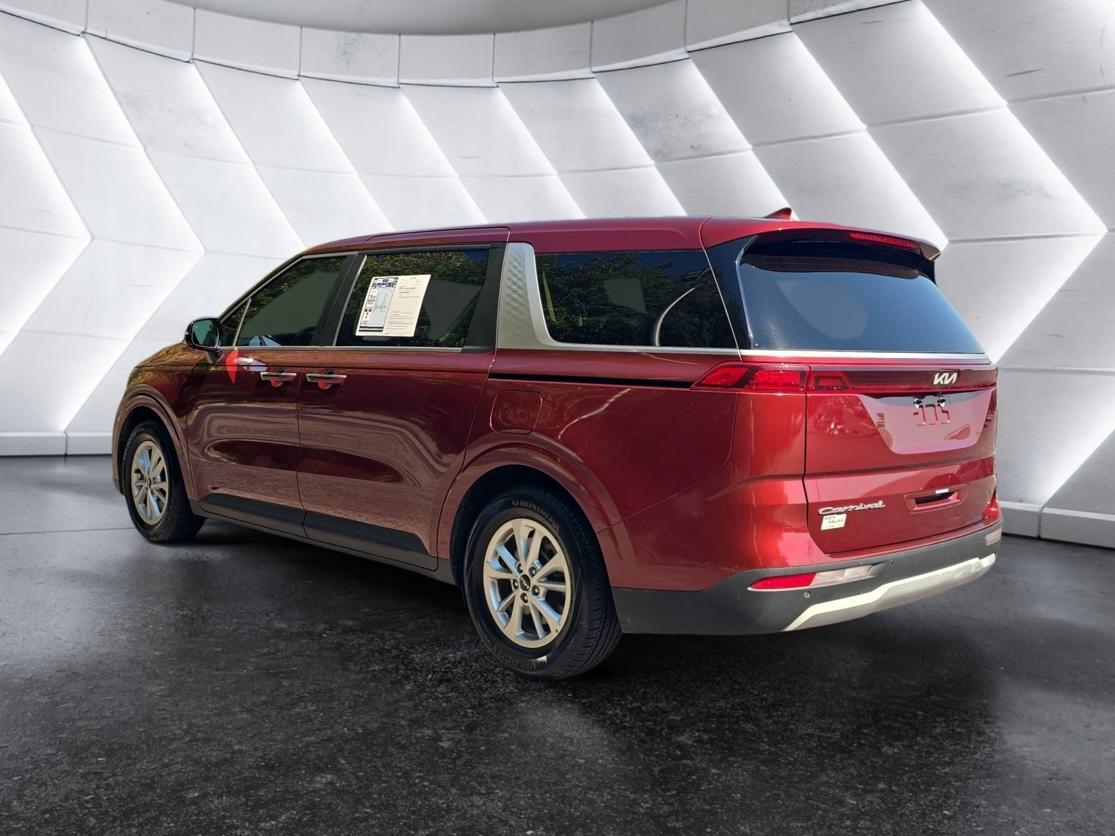 Used 2022 Kia Carnival LXS FWD image 3