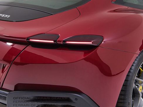 Used 2023 Ferrari Roma image 25