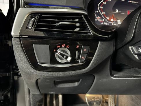 Used 2023 BMW M550i xDrive AWD/4WD image 25