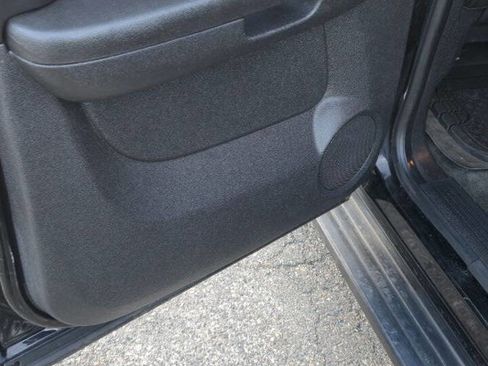 Used 2011 Chevrolet Suburban LT image 11