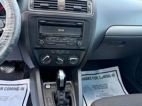 Used 2015 Volkswagen Jetta SE image 13