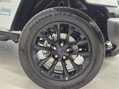Used 2024 Jeep Wrangler Unlimited Sahara AWD/4WD image 48
