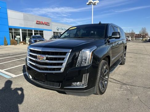 Used 2019 Cadillac Escalade ESV Luxury image 2