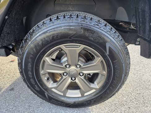 Used 2018 Jeep Wrangler Unlimited Sport image 31