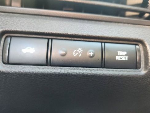 Used 2025 Nissan Altima 2.5 SV image 38