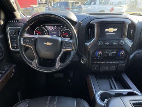 Used 2019 Chevrolet Silverado 1500 High Country w/ Technology Package image 11