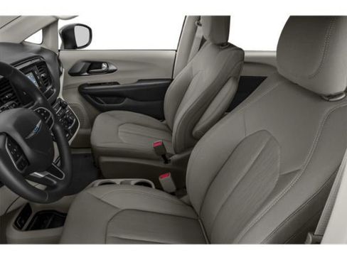 Used 2020 Chrysler Pacifica Touring-L AWD/4WD image 9