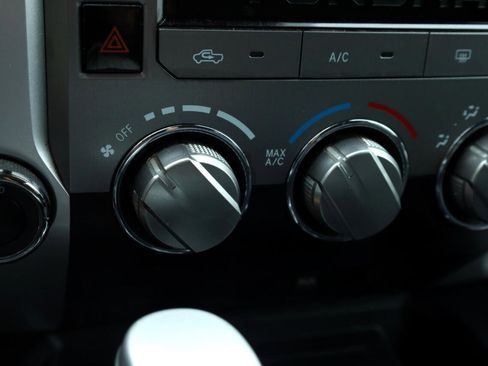 Used 2018 Toyota Tundra SR5 image 36