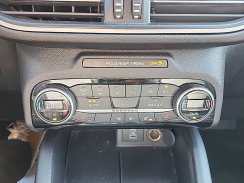 Used 2021 Ford Escape SEL image 5