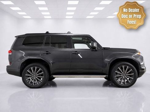 Used 2024 Lexus GX 550 w/ Accessory Package (Z1) AWD/4WD image 3