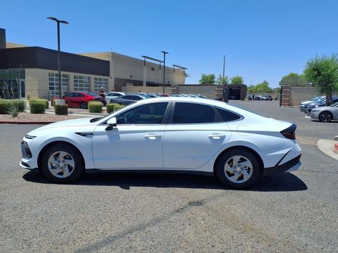 Used 2025 Hyundai Sonata SE image 3