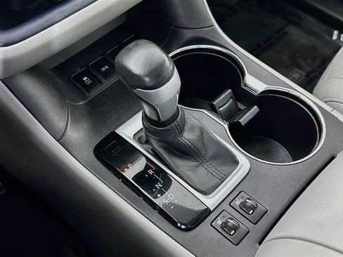 Used 2016 Toyota Highlander XLE FWD image 20