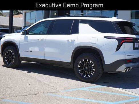 Used 2026 Chevrolet Traverse Z71 w/ Enhanced Driving Package AWD/4WD image 6